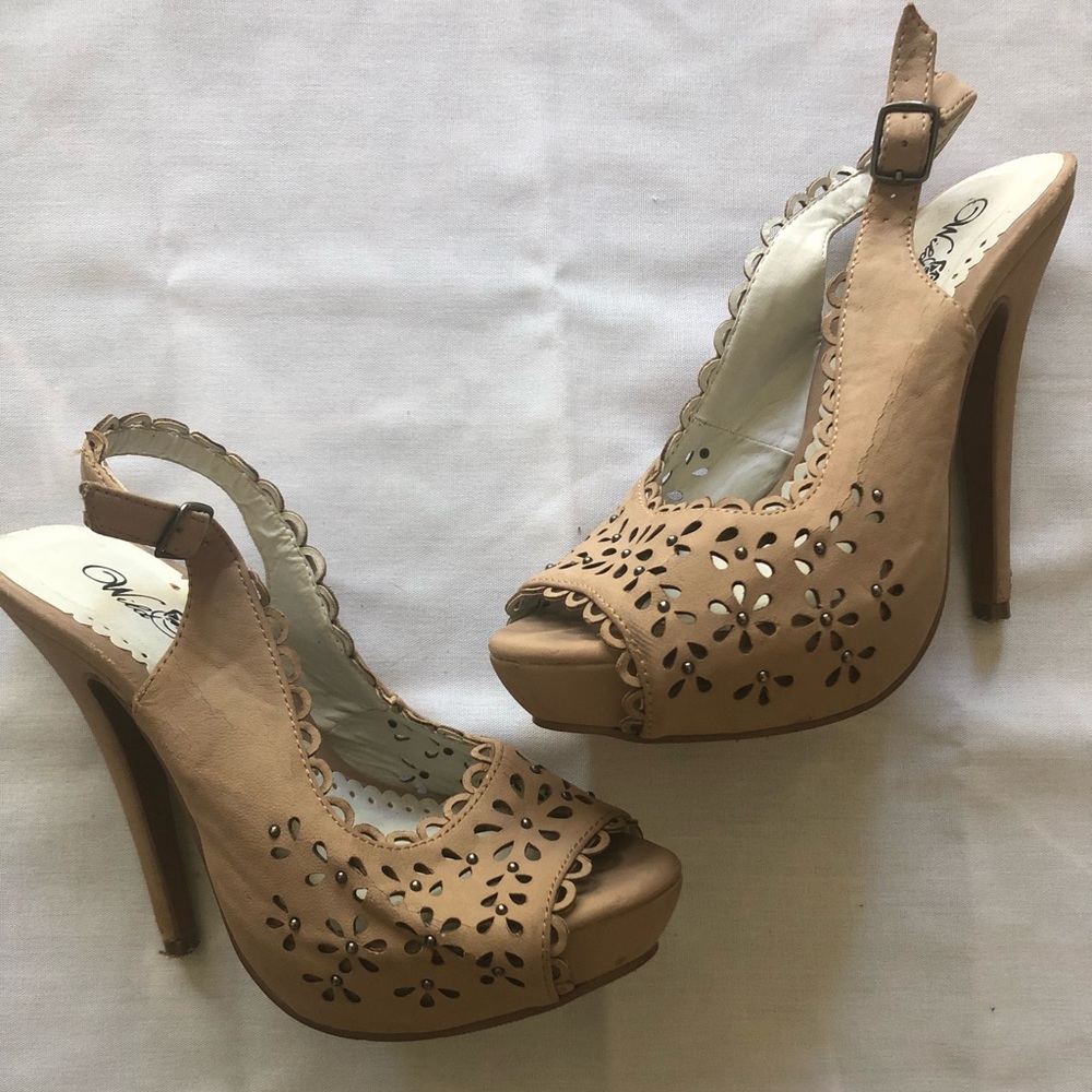Women’s sling back heel size 6